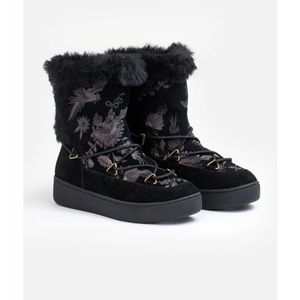 Johnny was Freja moon boots, black size 10 new in box